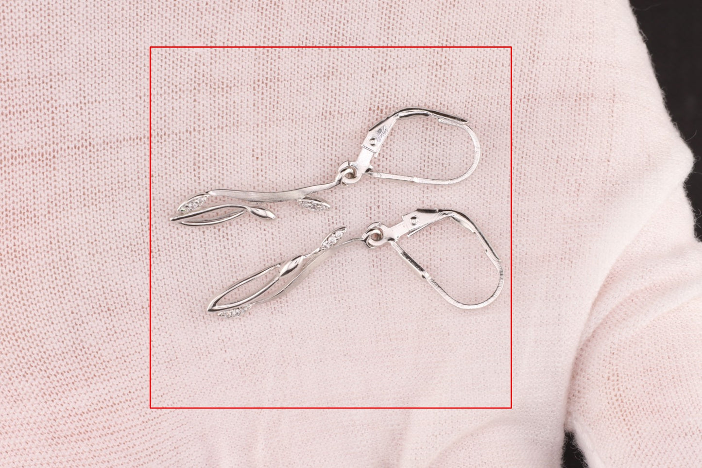 Ohrbouton Zirkonia hängend