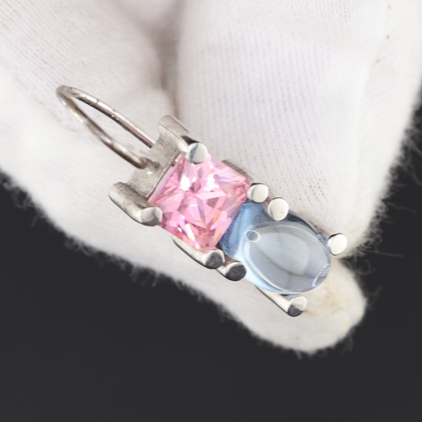 Ohrhaken mit Steinen