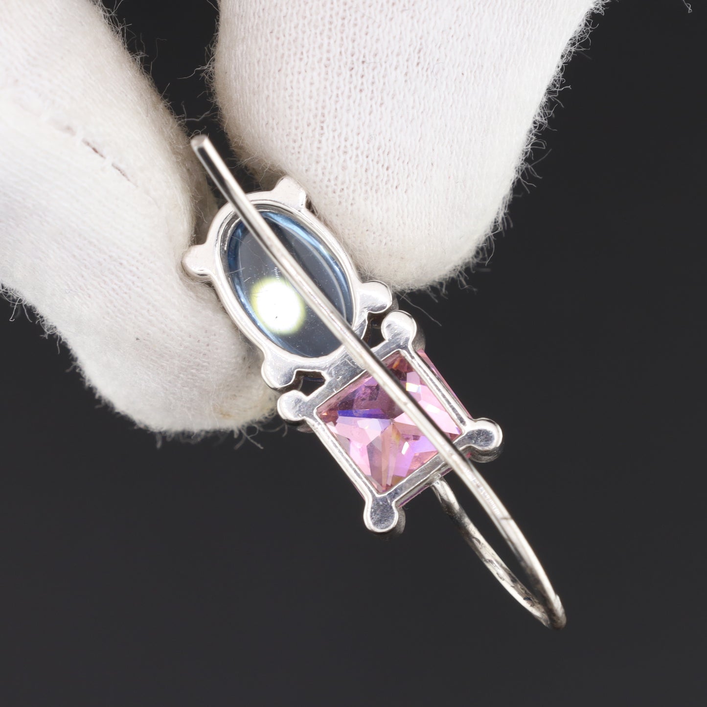 Ohrhaken mit Steinen