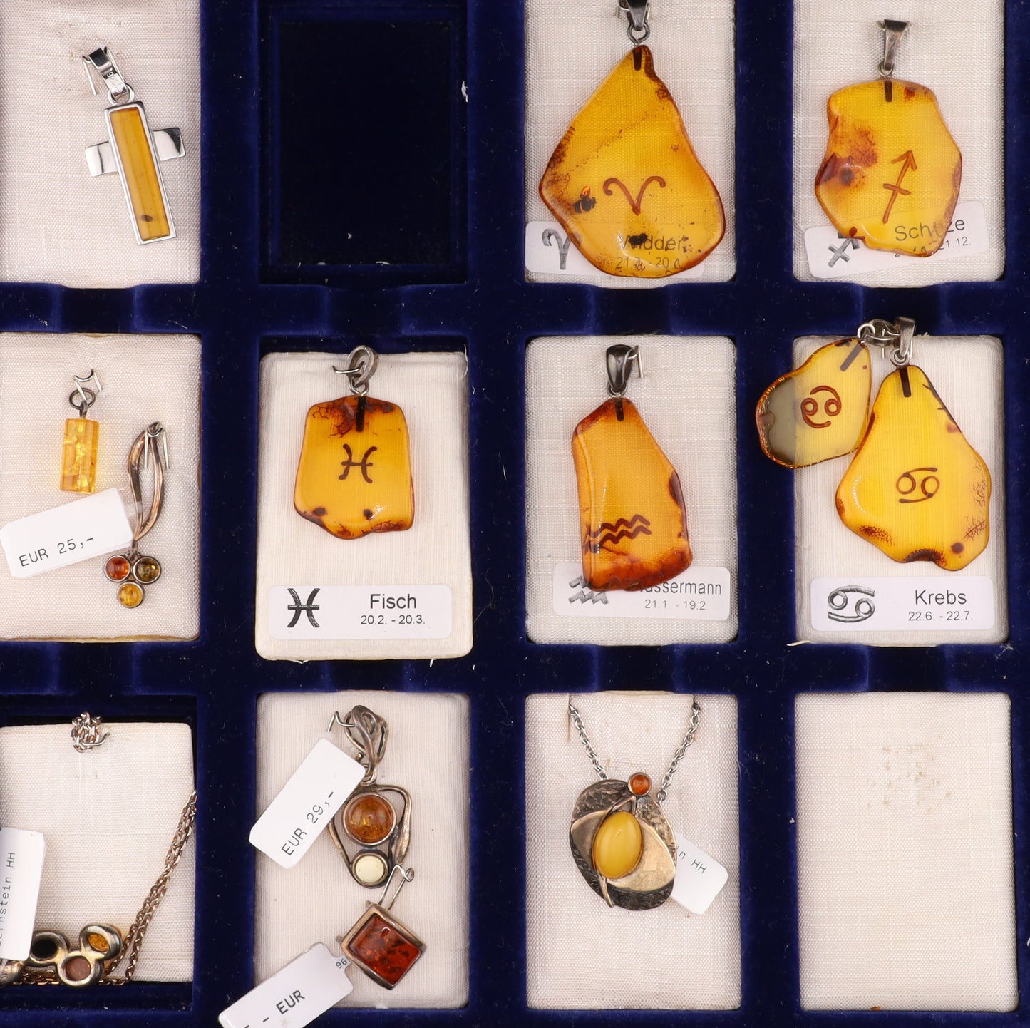 Konvolut 13 Stück Anhänger