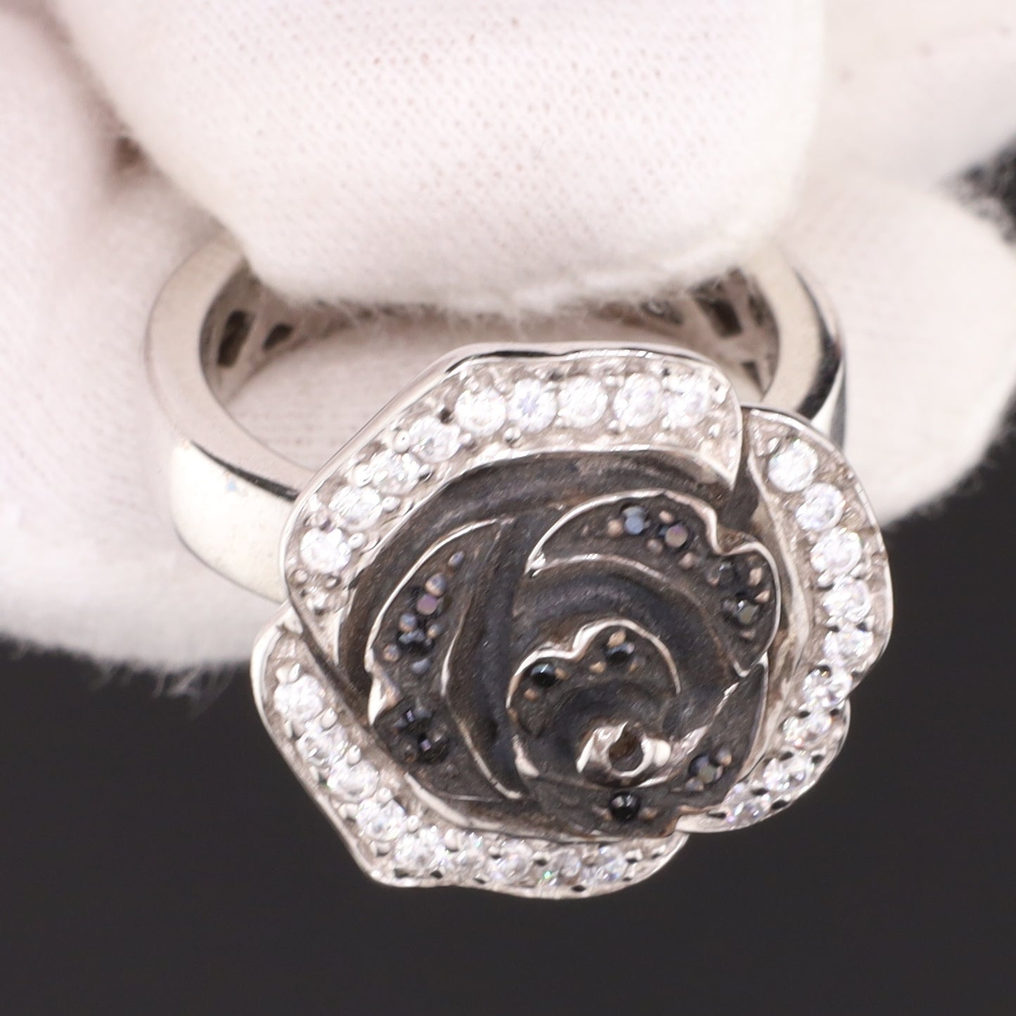 Ring Rose schwarz oxydiert - Größe / Maß 56