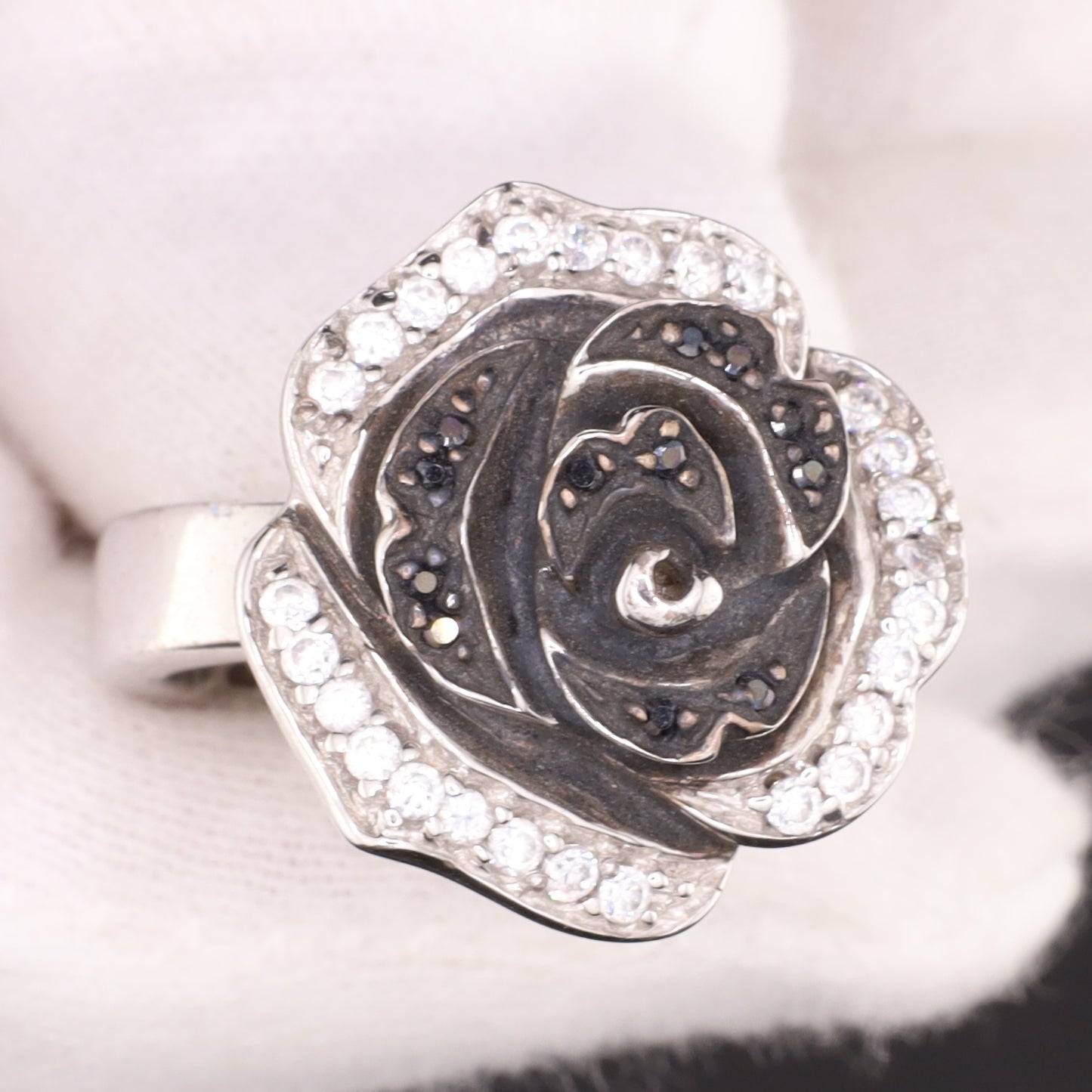 Ring Rose schwarz oxydiert - Größe / Maß 56